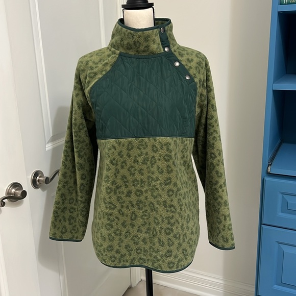 J.Crew Women's Green Leopard Quilted Button-Neck Sherpa Pullover Fleece Size S - Picture 2 of 6